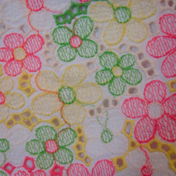 Lilly Pulitzer Floral Shorts Sloane Sunbonnet Eyelet Lace Pink Yellow Size 2 - Picture 16 of 16